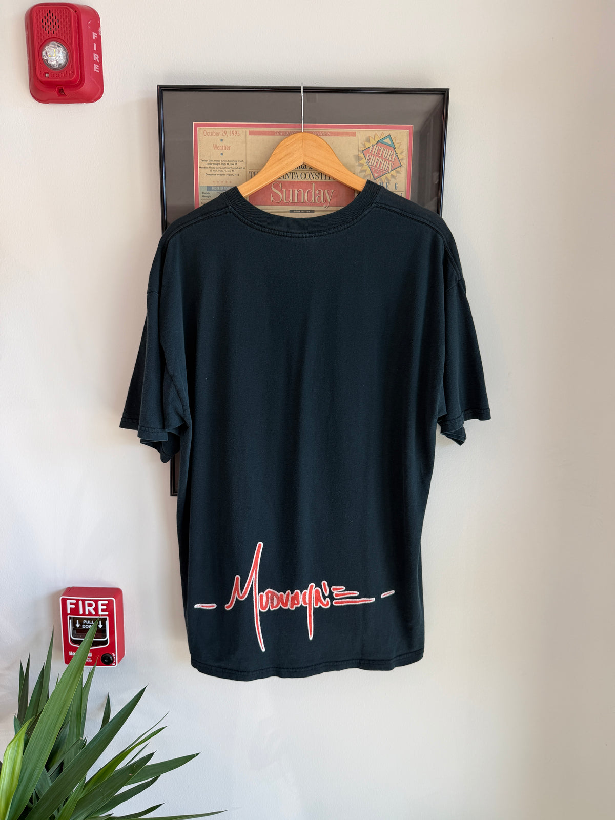 VINTAGE 2000S MUDVAYNE BAND SHIRT