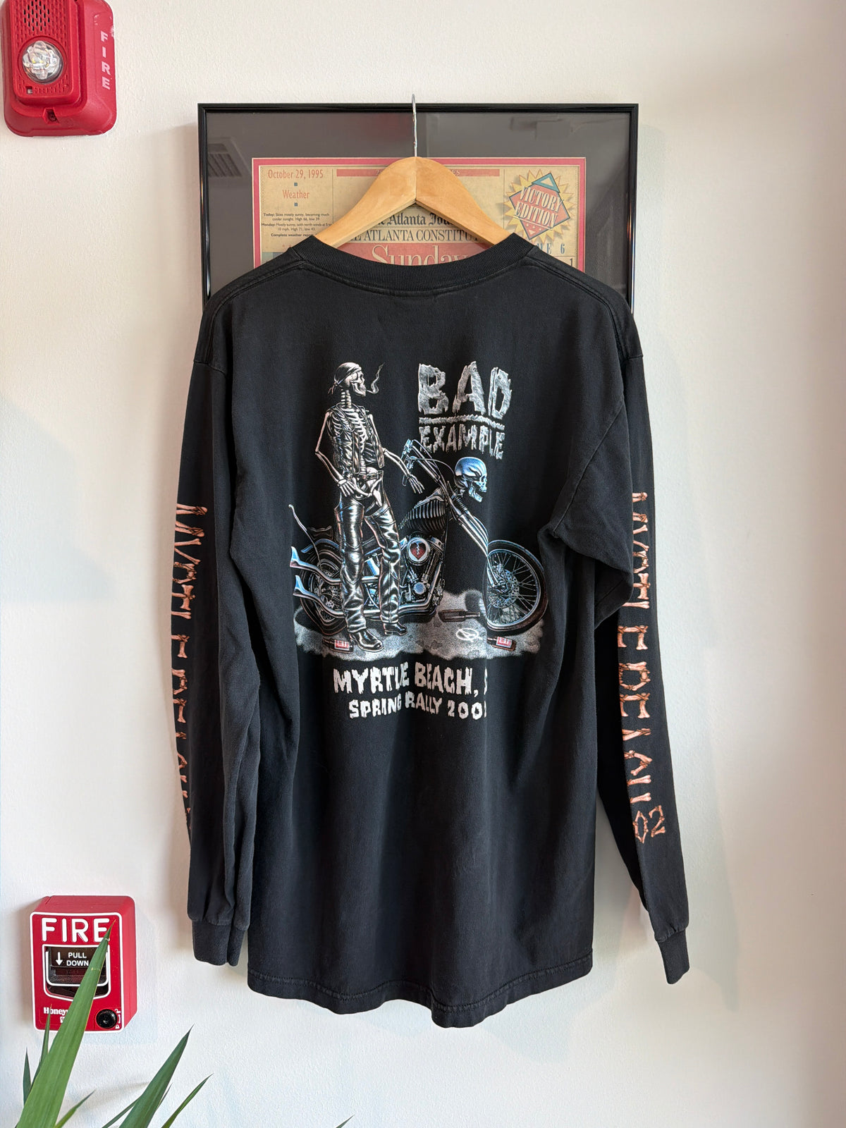VINTAGE 2002 BIKER RALLY LONG SLEEVE HIT SHIRT