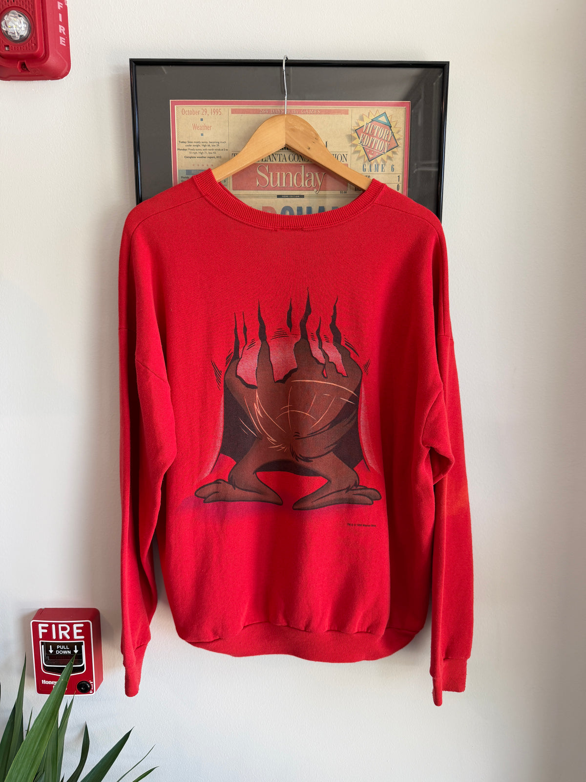 VINTAGE 1990S TAZ BREAKTHROUGH SWEATSHIRT