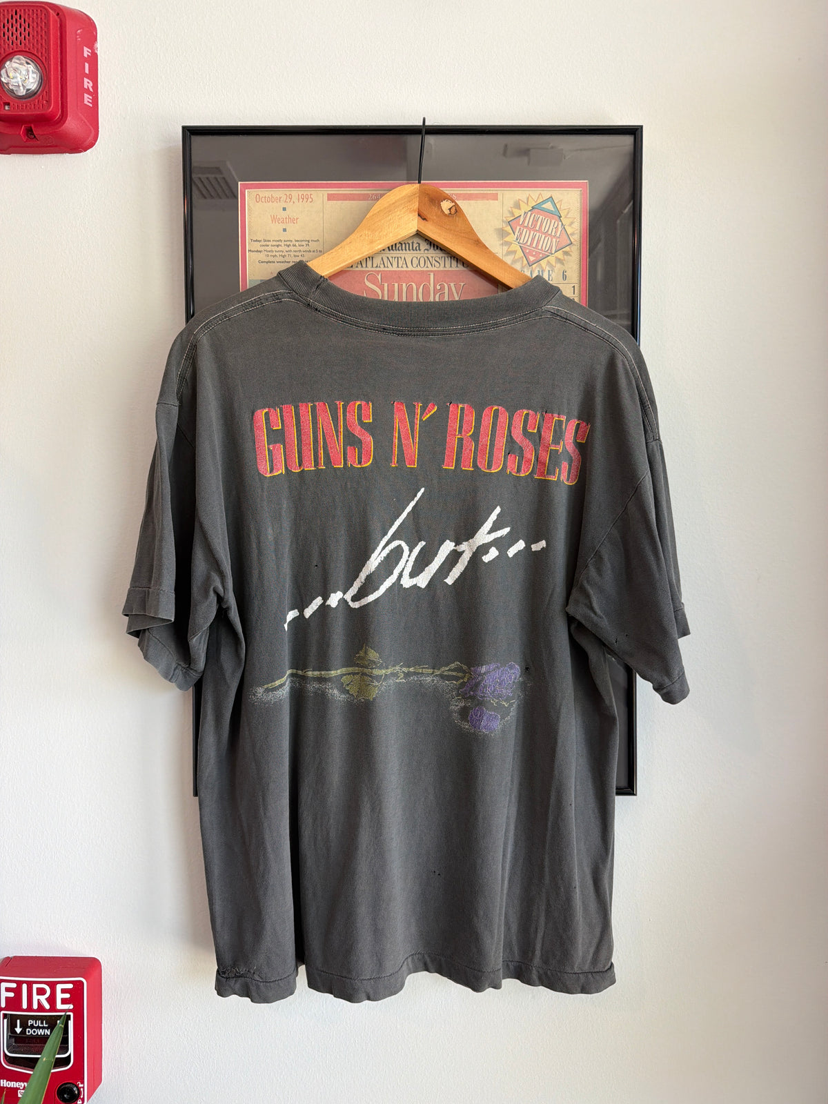 VINTAGE FADED DISTRESSED 1990S GUNS N ROSES USED TO LOVE HER BAND SHIRT