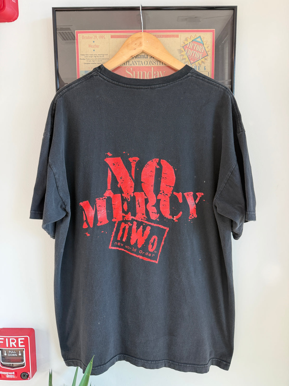 VINTAGE 1990S NWO WWE WRESTLING SHIRT