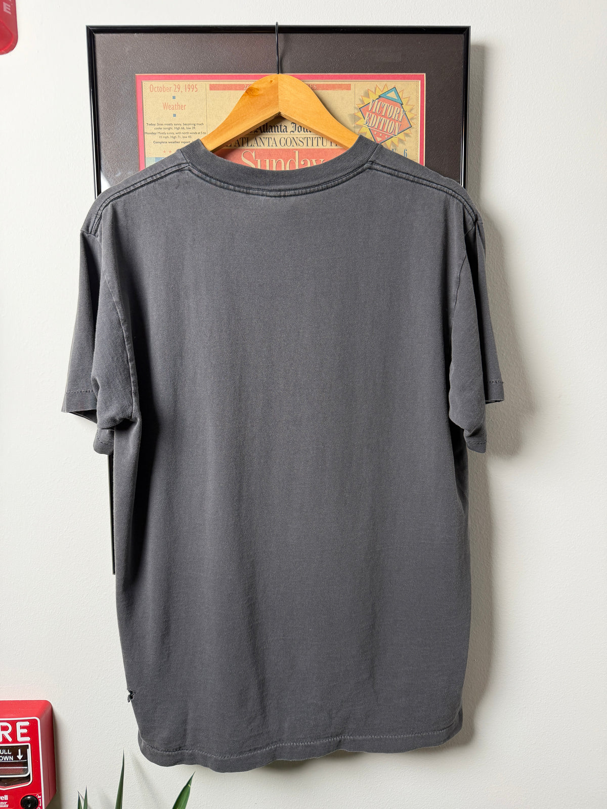 VINTAGE FADED DISTRESSED 1990S BUCKSHOT LIQUEUR SHIRT