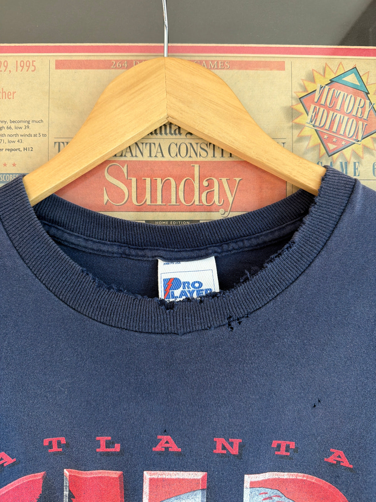 VINTAGE DISTRESSED 1997 ATLANTA BRAVES MLB SPELLOUT SHIRT