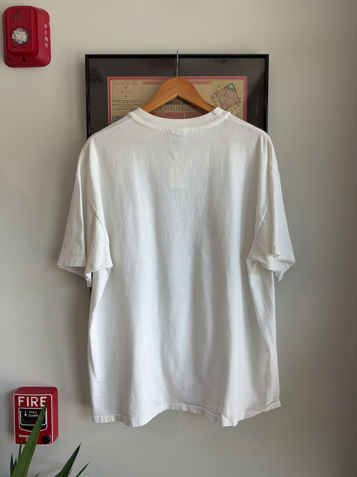 VINTAGE 1990S CARRY THE LIGHT JESUS SHIRT