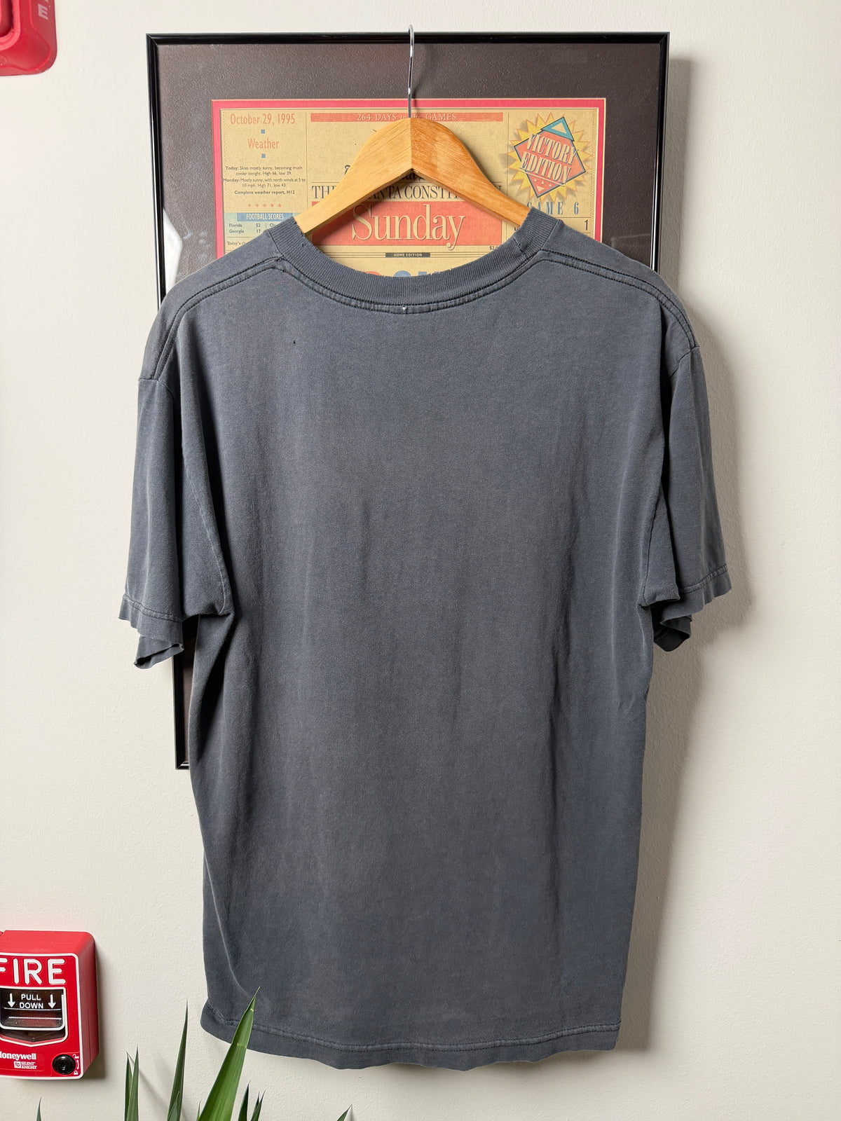 VINTAGE FADED DISTRESSED 1998 KEVIN NASH TOO SWEET WWE SHIRT