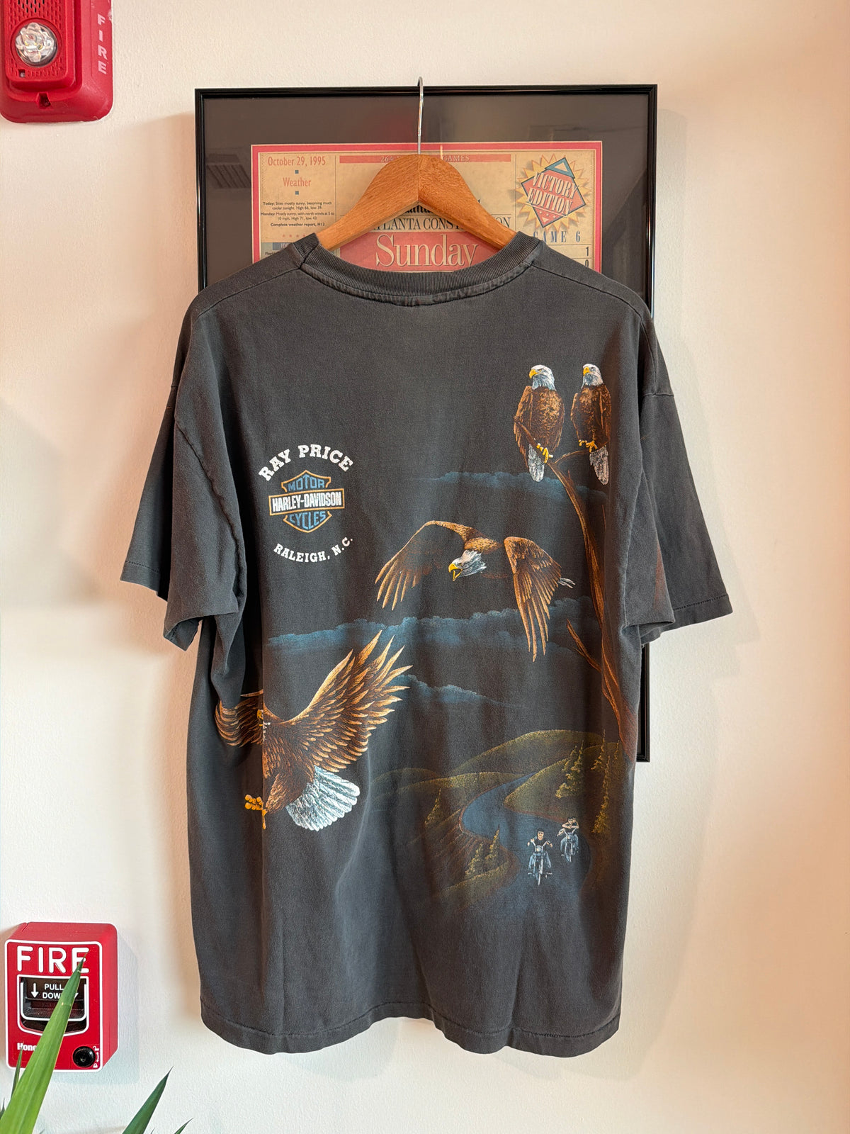 VINTAGE FADED 1990S HARLEY DAVIDSON SOARING HIGH SHIRT