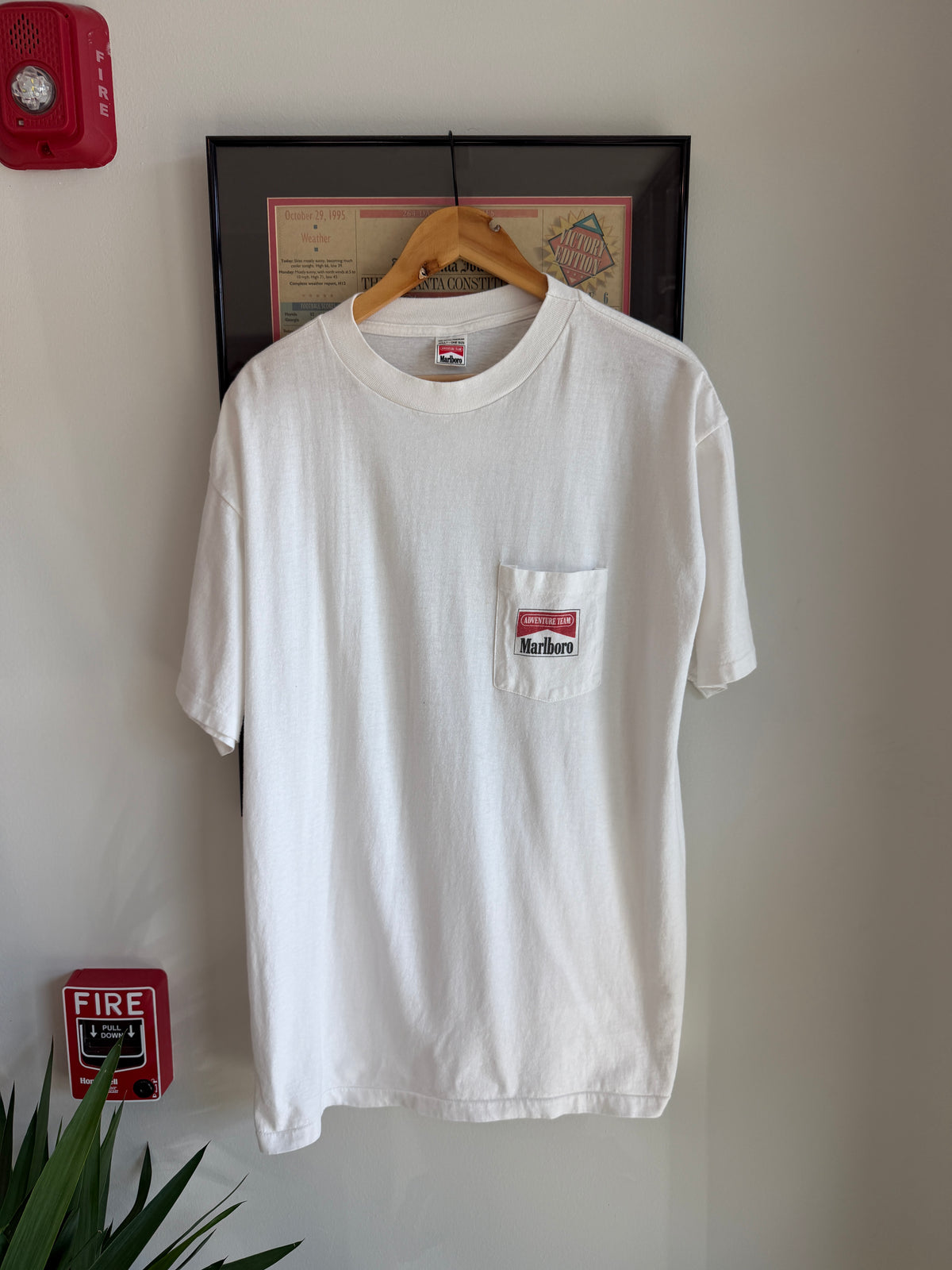 VINTAGE 1990S MARLBORO ADVENTURE TEAM SHIRT