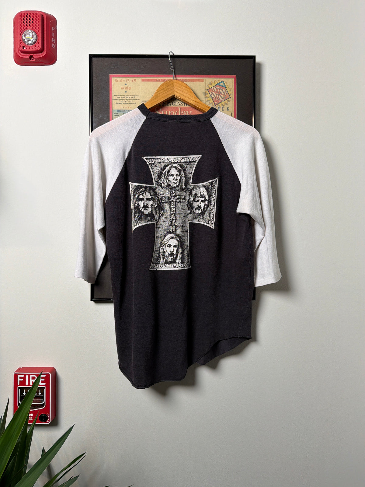 VINTAGE 1980 BLACK SABBATH RAGLAN SHIRT
