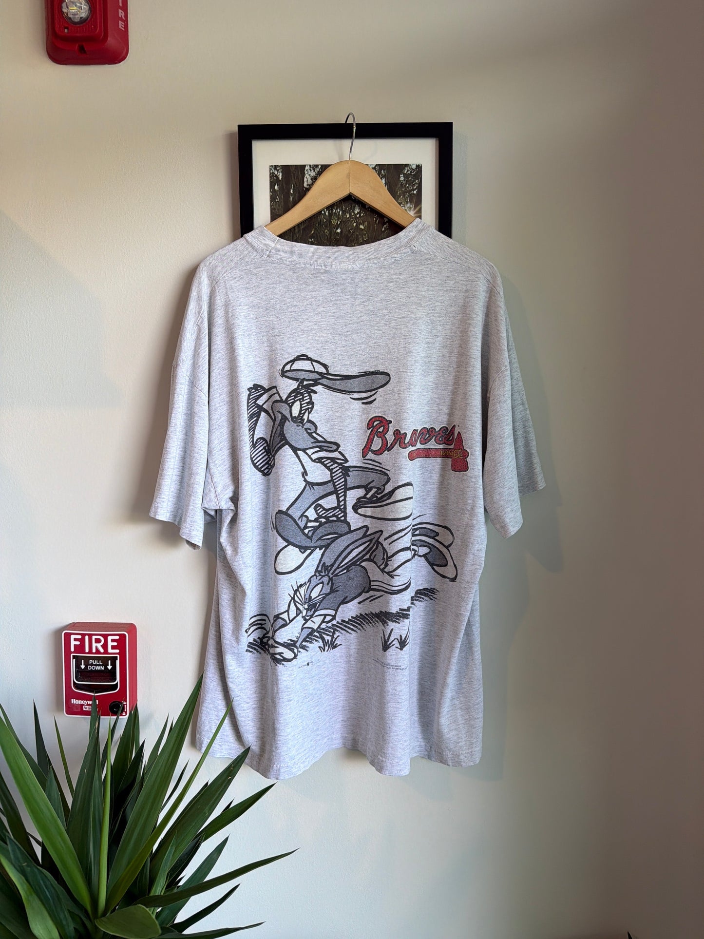 VINTAGE 1990S ATLANTA BRAVES DOUBLE SIDED LOONEY TUNES AOP SHIRT