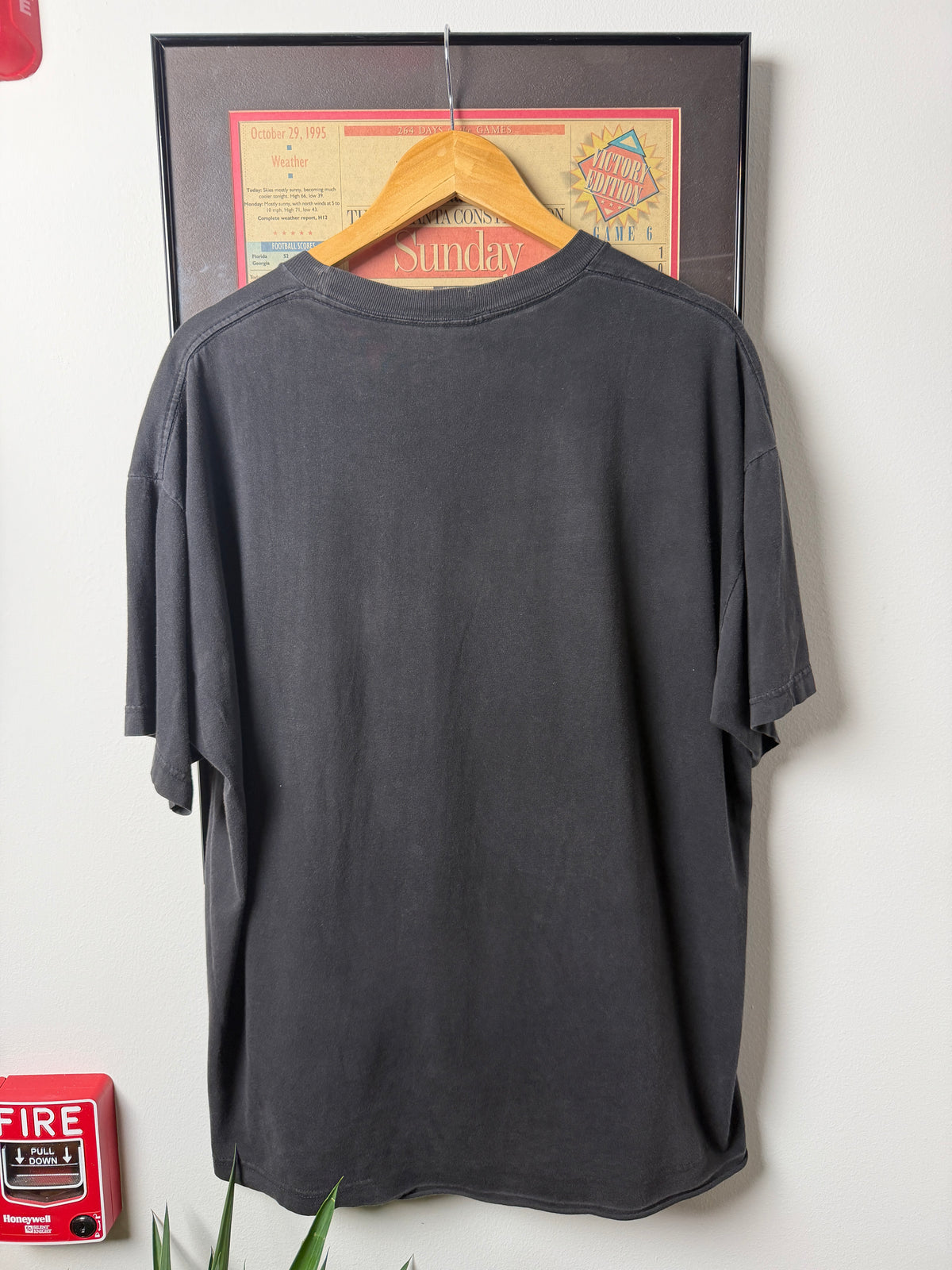 VINTAGE 1999 RAGE AGAINST THE MACHINE BAND SHIRT