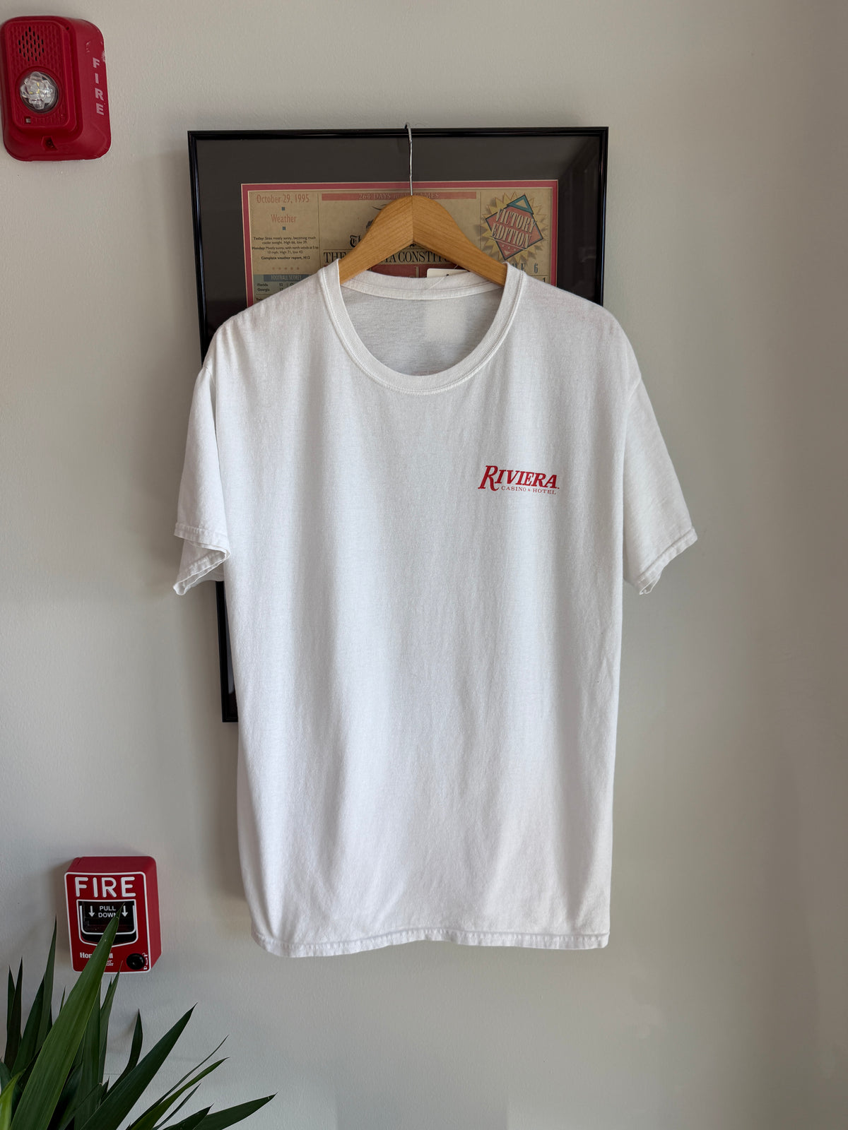 VINTAGE 2000S RIVIERA CASINO HOTEL SHIRT