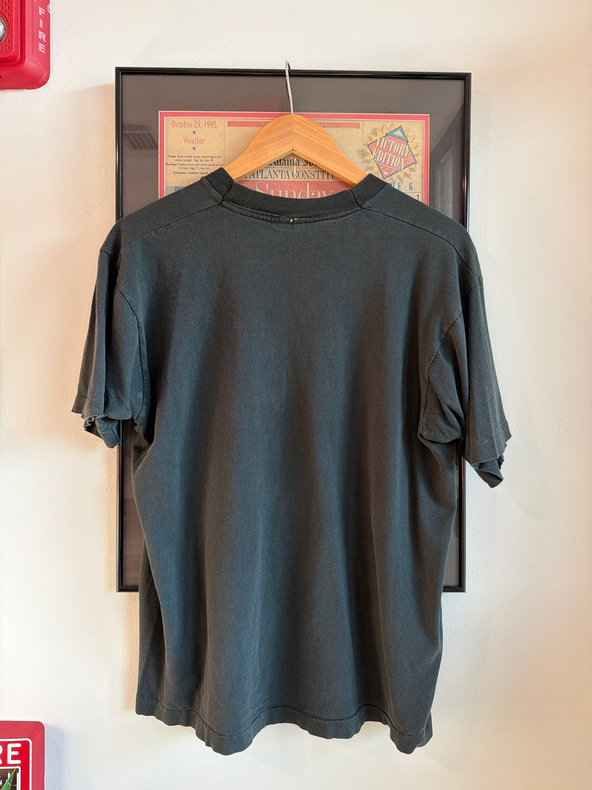 VINTAGE FADED 1990S HARD ROCK CAFE NEW YORK SHIRT