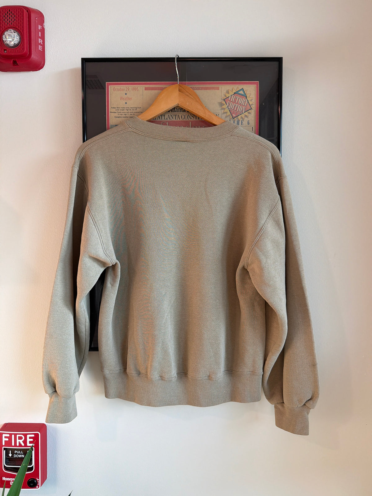 VINTAGE FADED 1990S RUSSELL ATHLETICS BROWN SWEATSHIRT