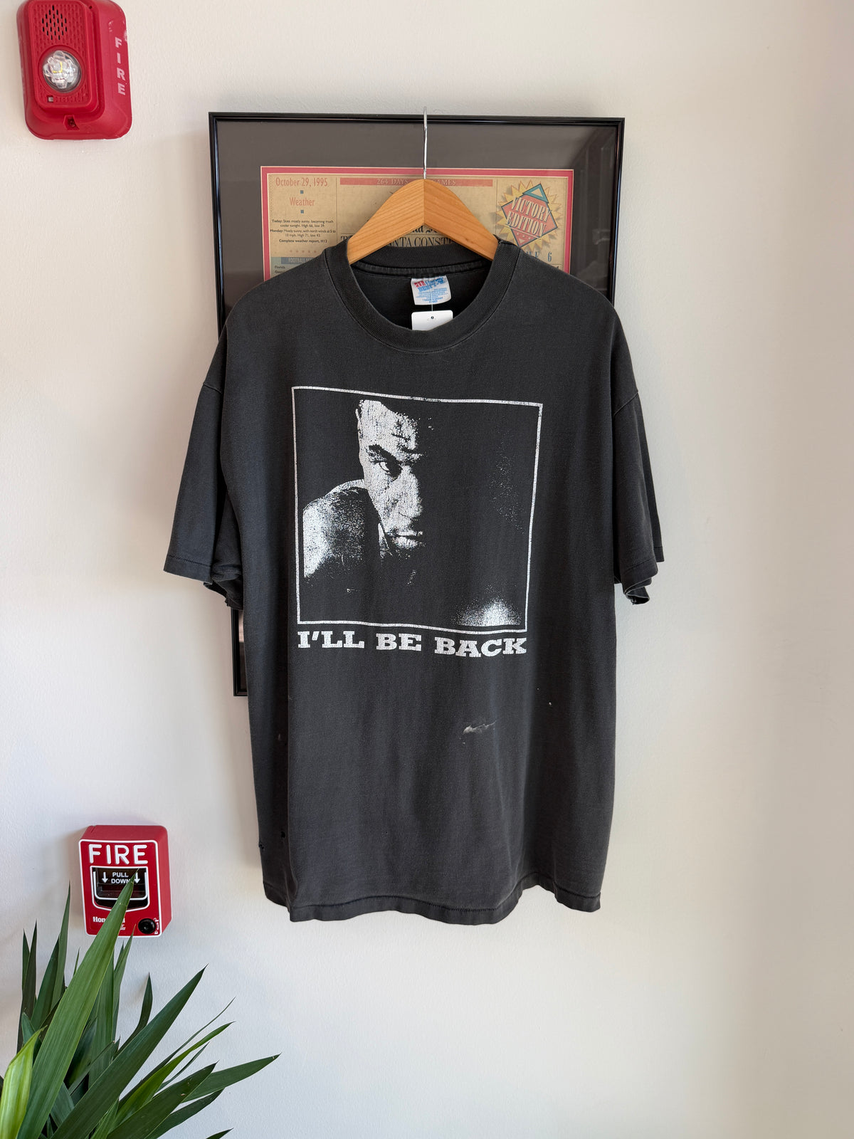 VINTAGE FADED DISTRESSED 1990S MIKE TYSON I'LL BE BACK BOXING SHIRT