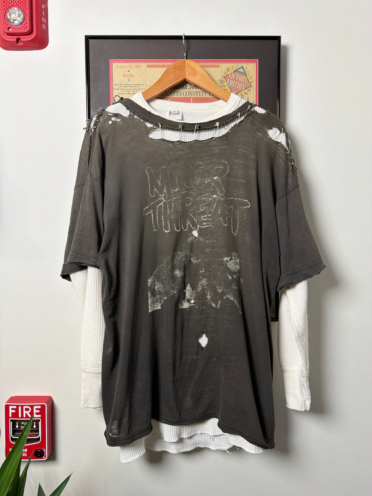 VINTAGE THRASHED 1990S MINOR THREAT THERMAL SET SHIRT
