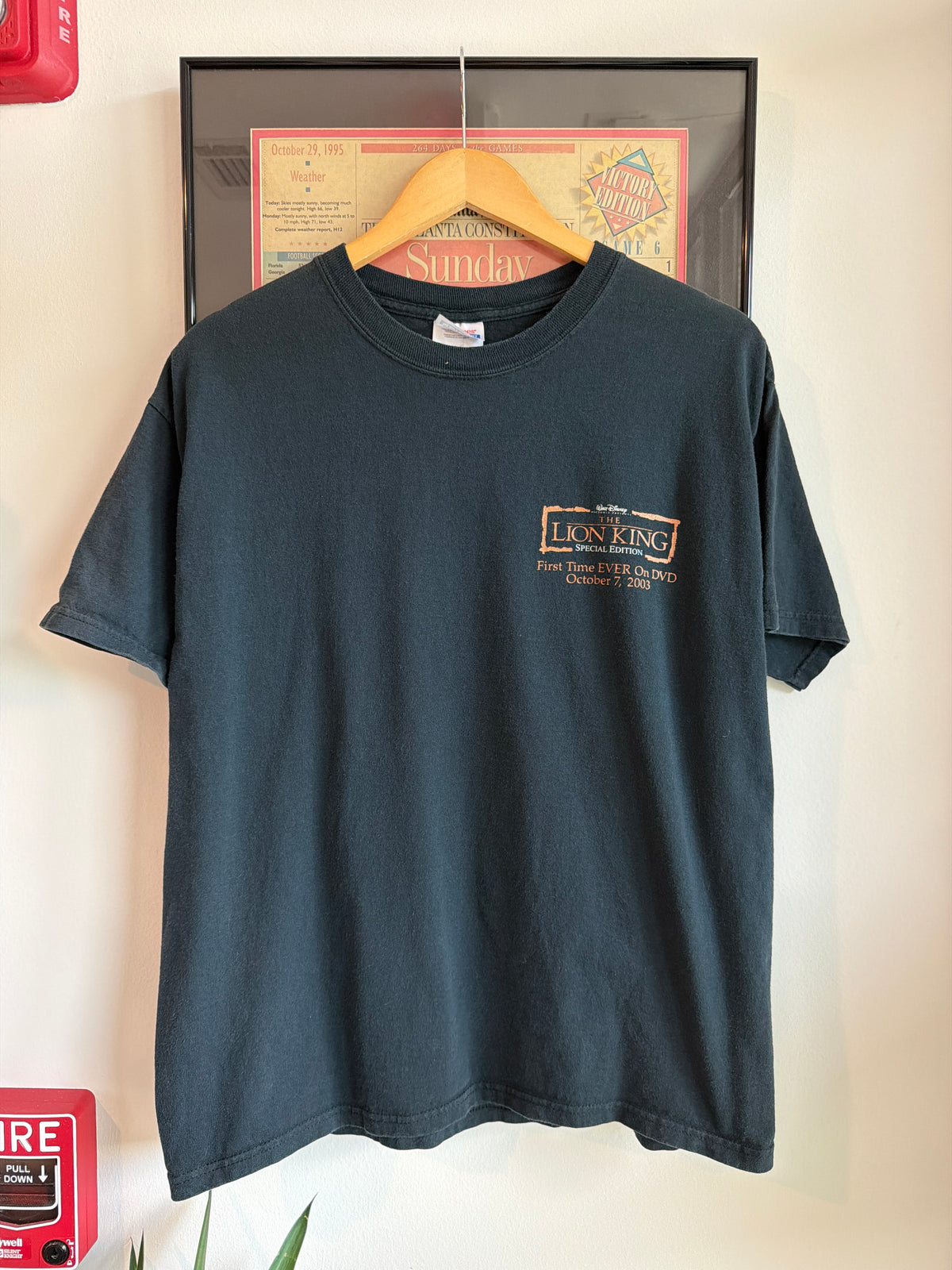 VINTAGE DISNEY 2003 LION KING ON DVD SHIRT