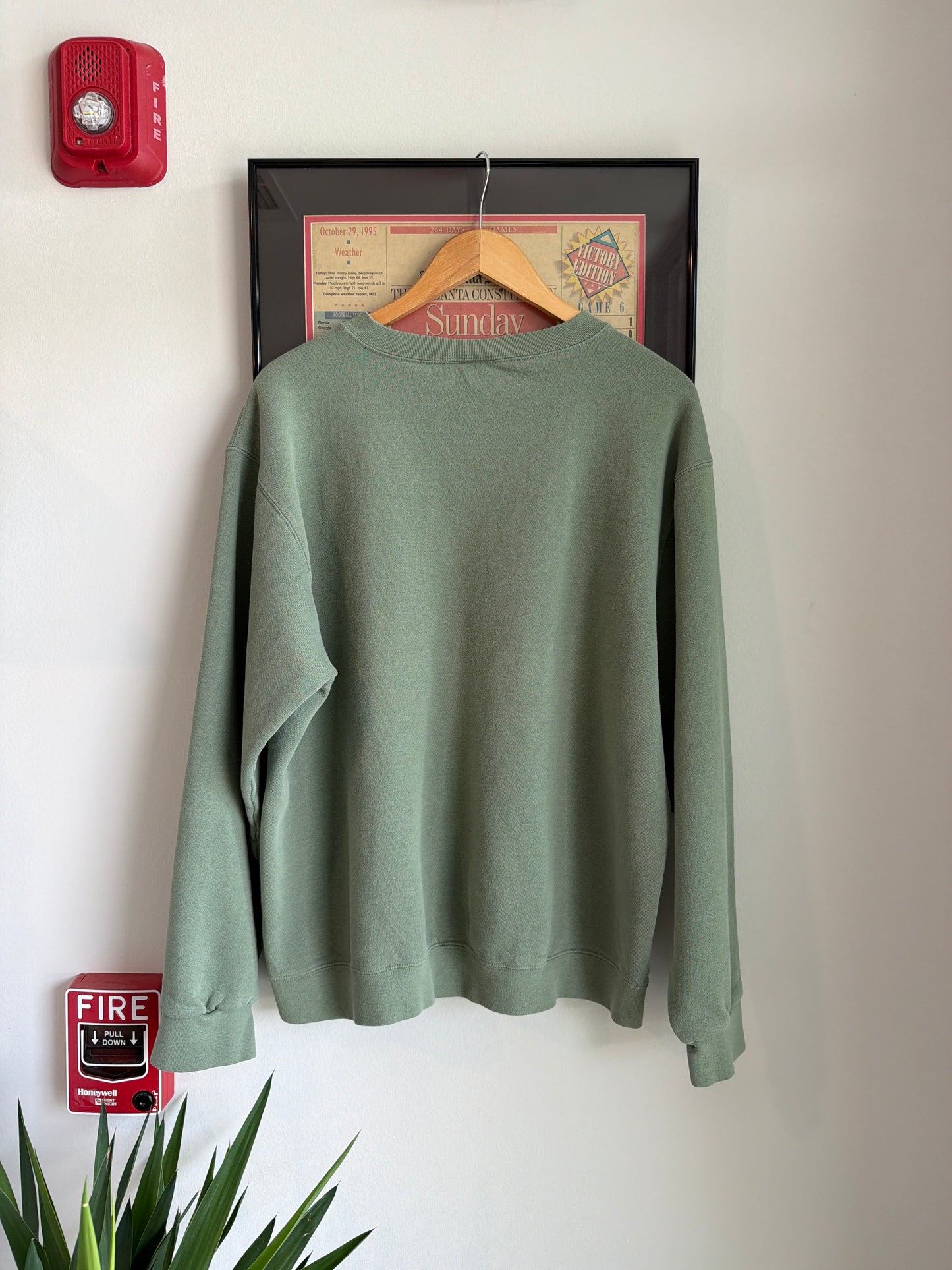 VINTAGE 1990S NIKE SAGE GREEN SWEATSHIRT