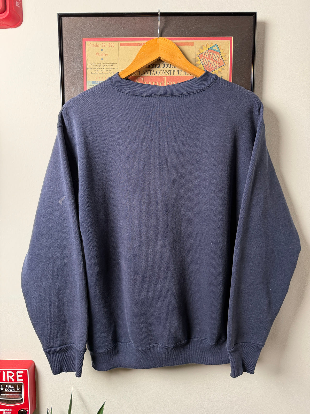VINTAGE 1990S UNIVERSITY OF MAINE BLACK BEARS SWEATSHIRT