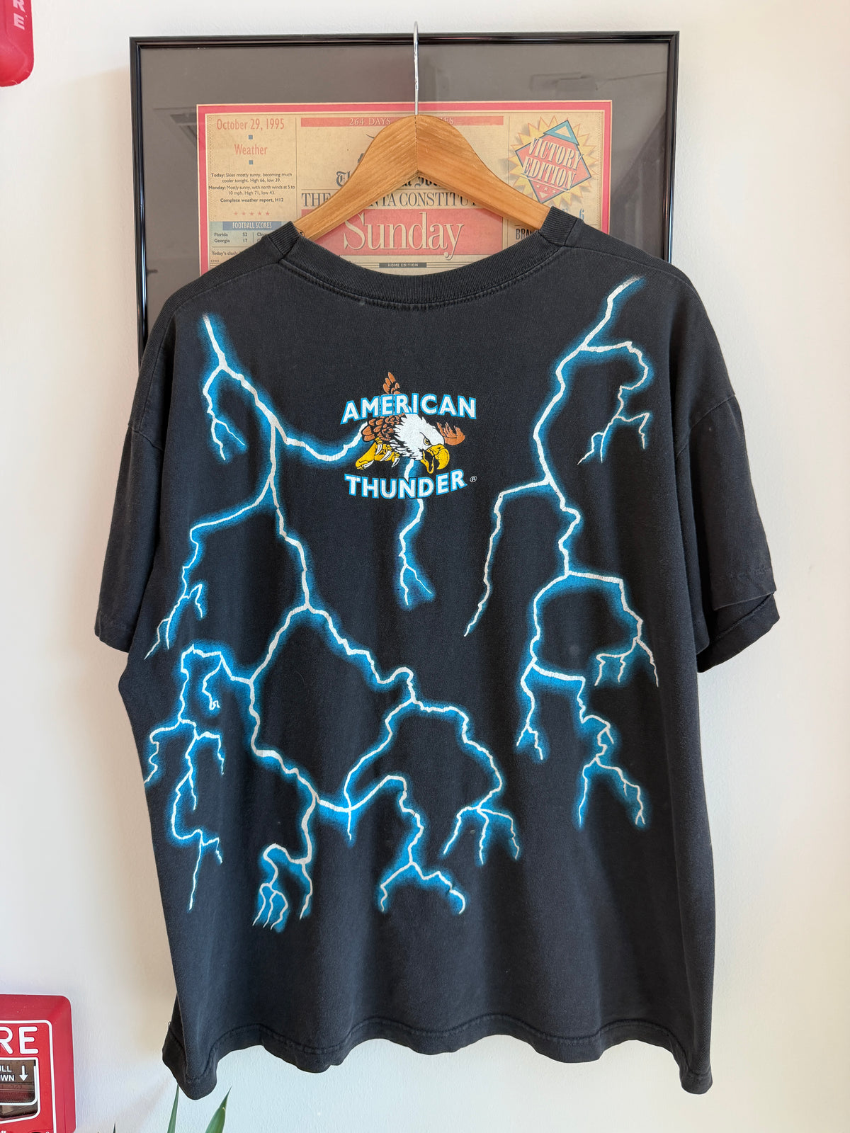 VINTAGE 1990S WOLF AMERICAN THUNDER LIGHTNING SHIRT