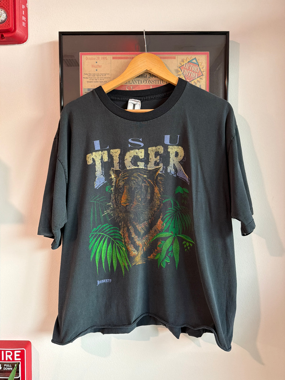 VINTAGE FADED 1990S LSU TIGERS MASCOT SHIRT