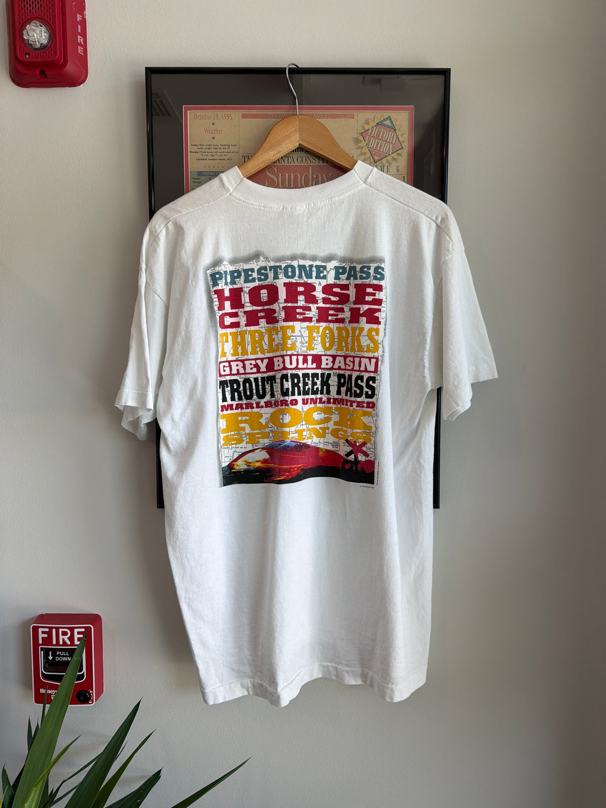 VINTAGE 1990S MARLBORO UNLIMITED SHIRT