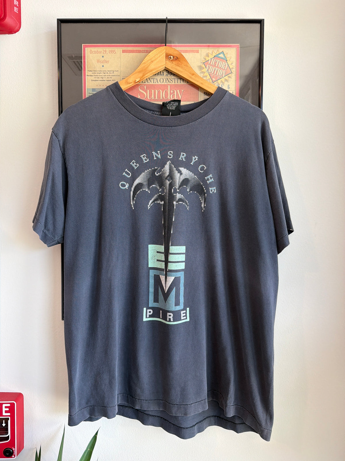 VINTAGE 1991 QUEENSRYCHE BAND SHIRT