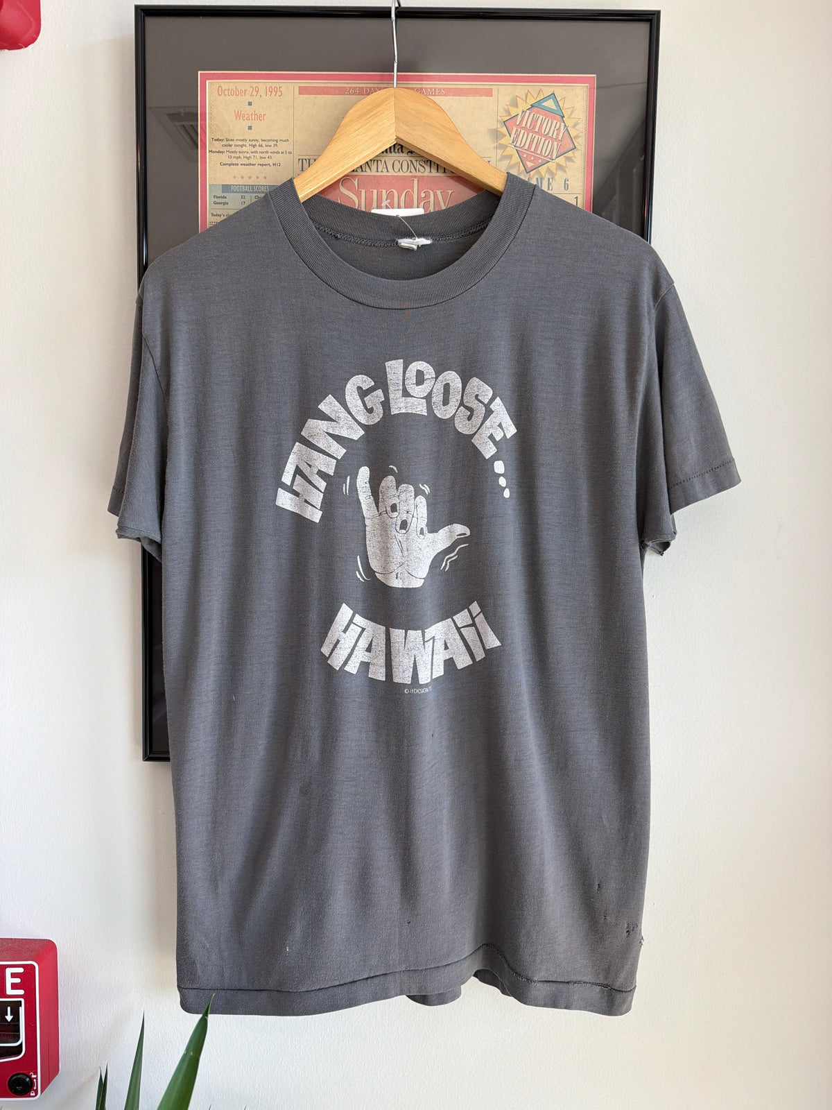 VINTAGE 1980S FADED HANG LOOSE HAWAII SHIRT