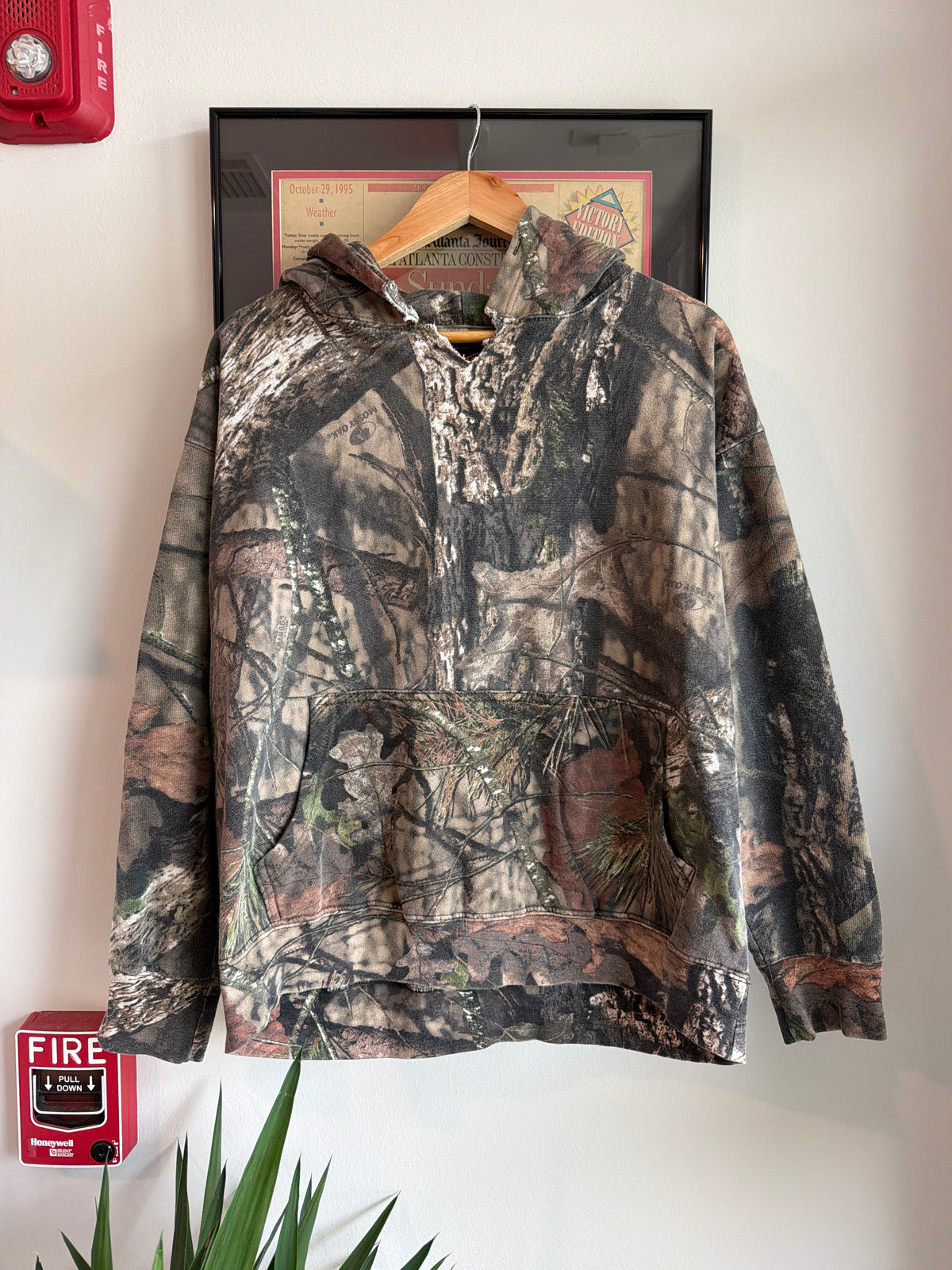 DISTRESSED MOSSY OAK CAMO HOODIE