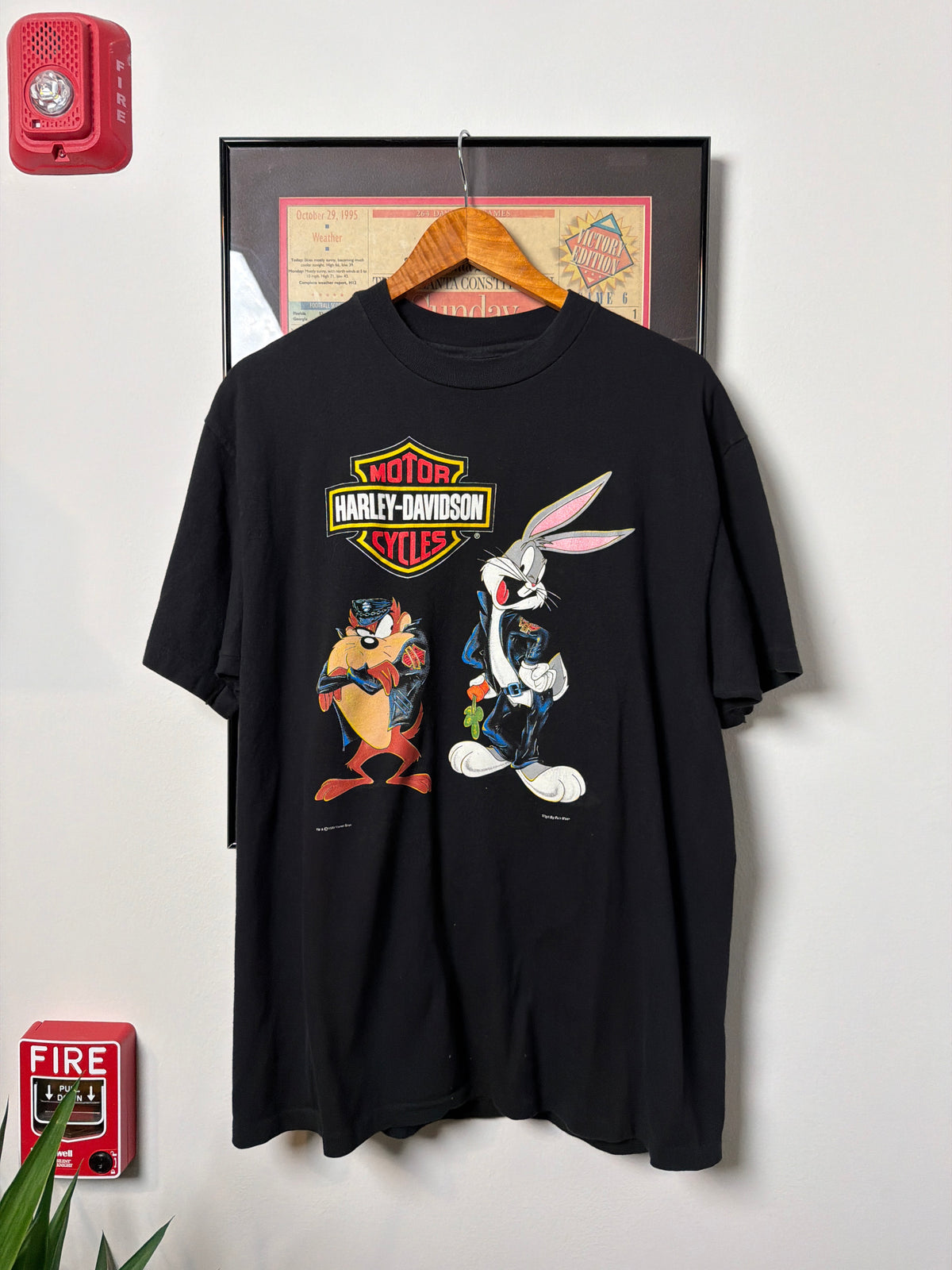 VINTAGE 1993 HARLEY DAVIDSON LOONEY TUNES SHIRT