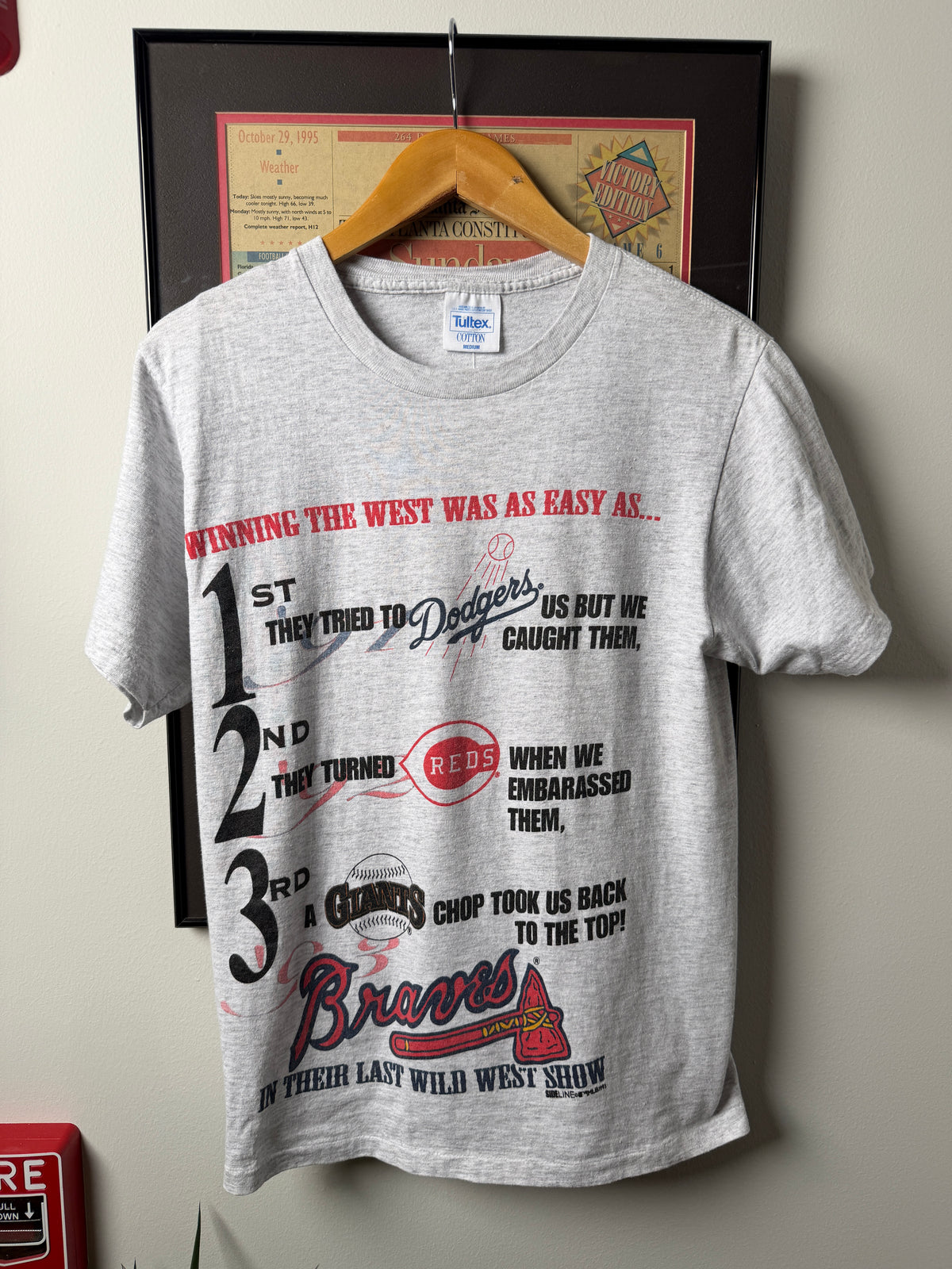 VINTAGE 1993 ATLANTA BRAVES WINNING THE WEST SHIRT