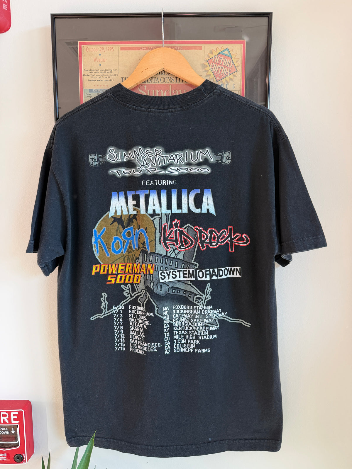 VINTAGE 2000 SUMMER SANITARIUM METAL BAND SHIRT