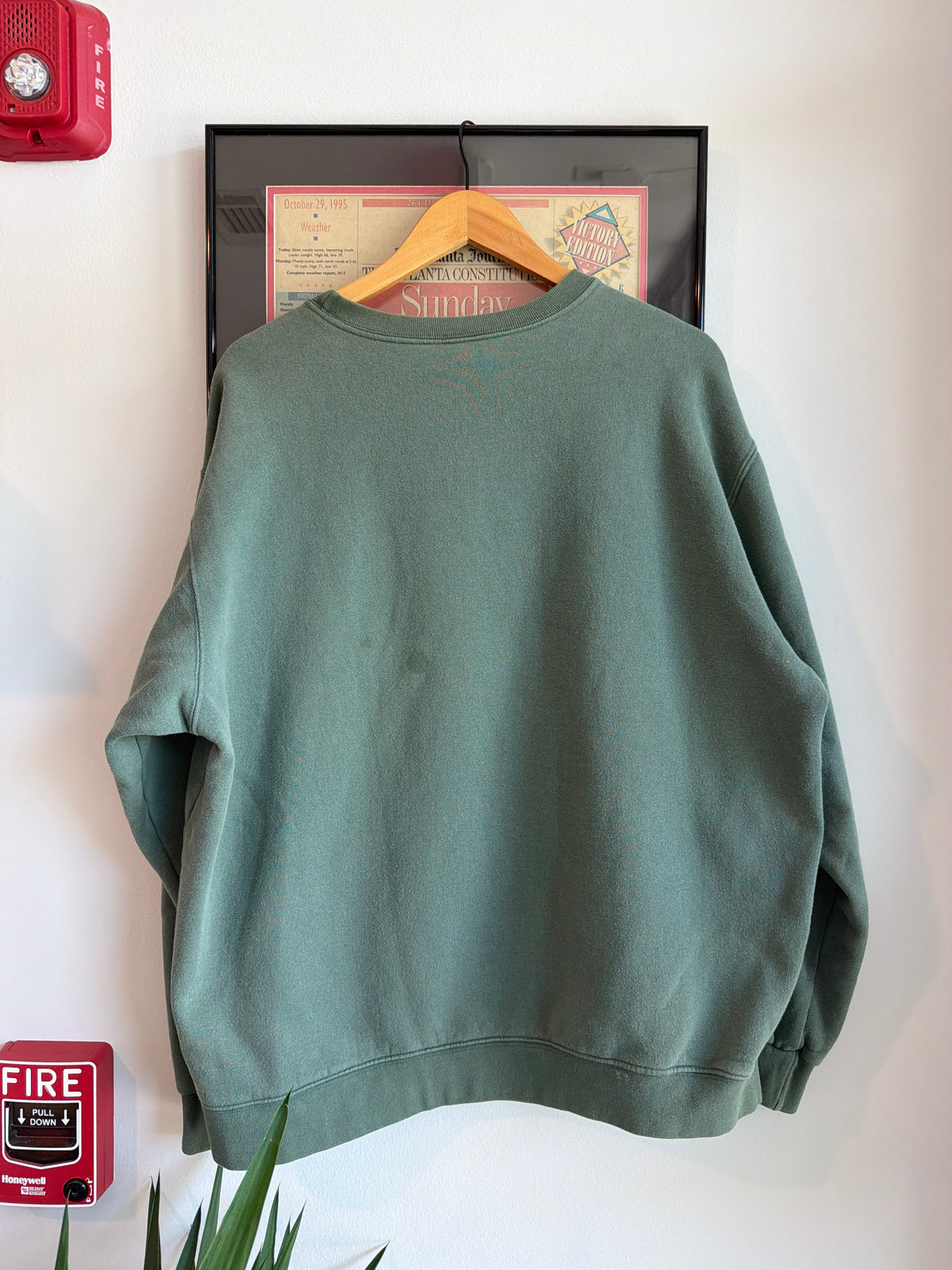 VINTAGE FADED 1990S NIKE SAGE GREEN SWEATSHIRT