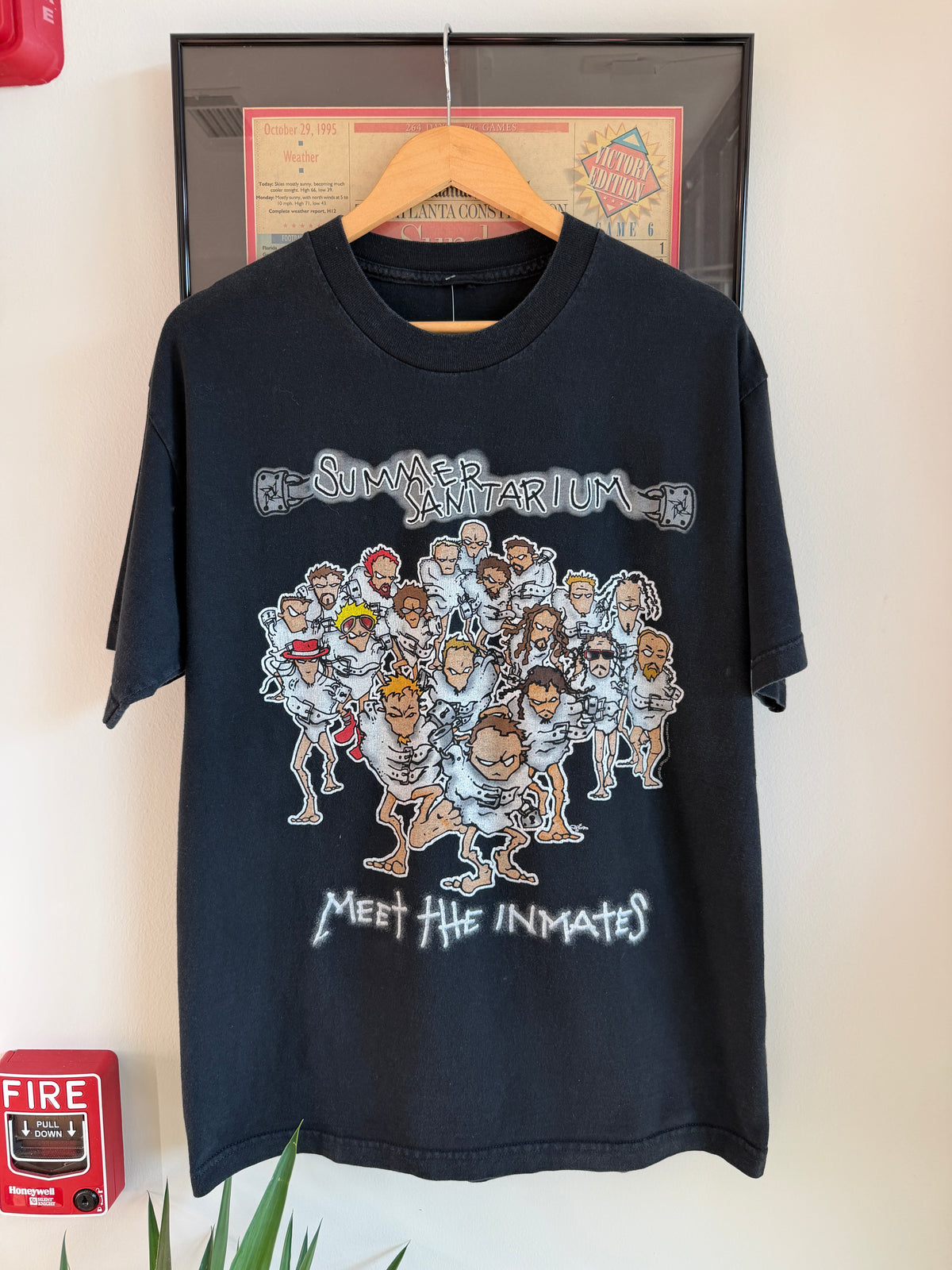 VINTAGE 2000 SUMMER SANITARIUM METAL BAND SHIRT