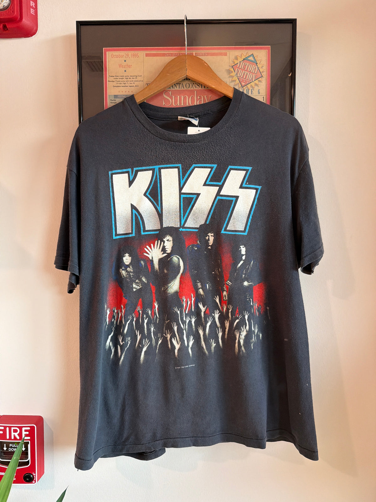 VINTAGE FADED DISTRESSED 1989 KISS LIVE TOUR BAND SHIRT