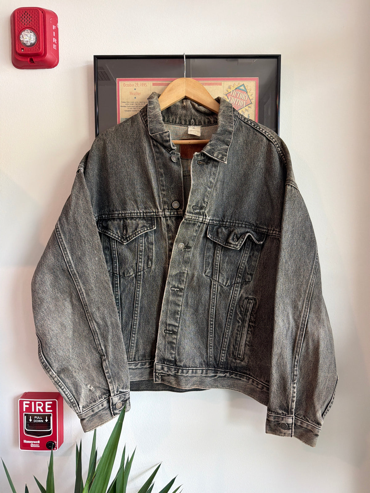 VINTAGE FADED 1990S MARLBORO MAN DENIM JACKET
