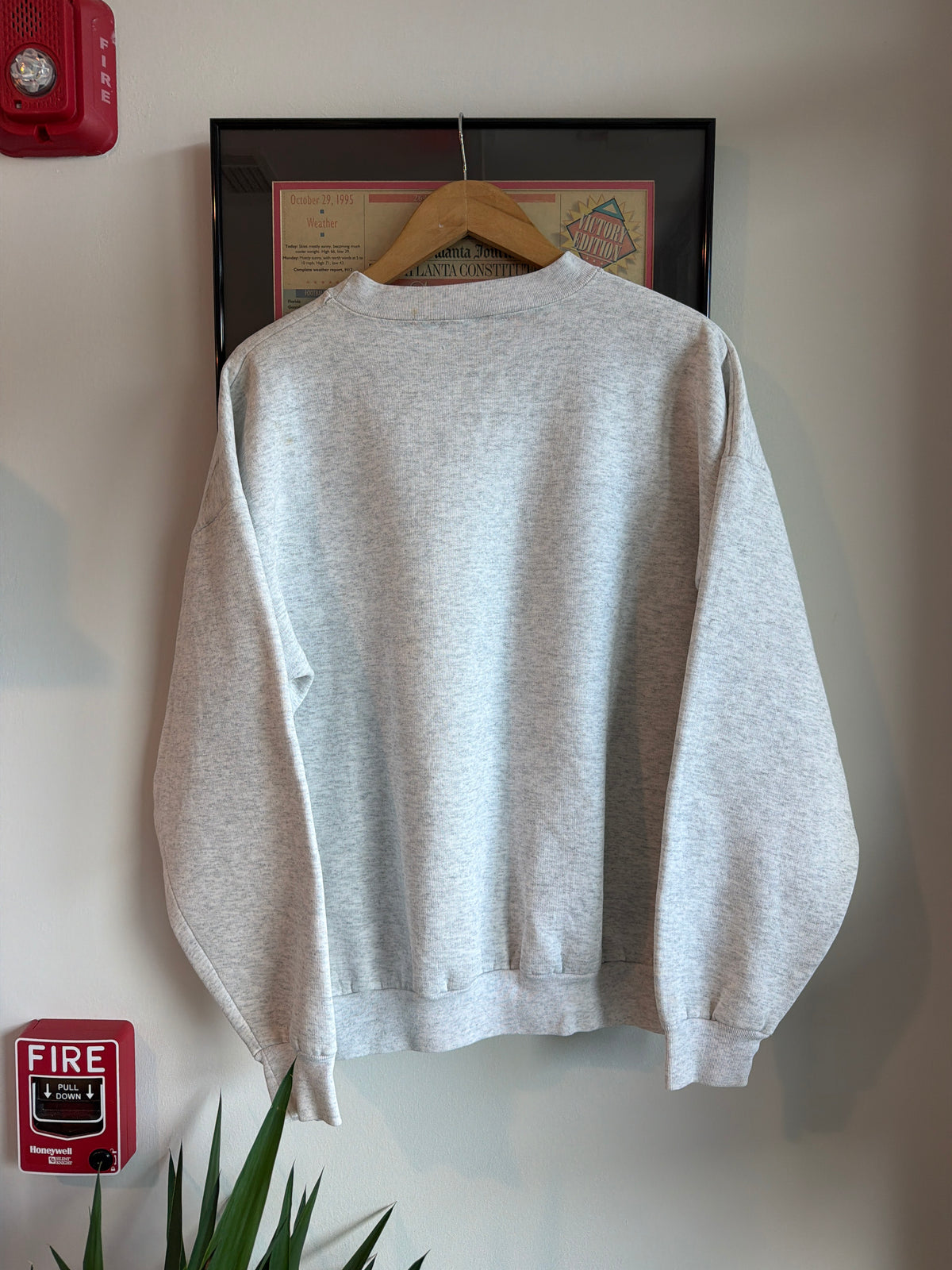 VINTAGE 1990S UNIVERSITY OF HEAVEN SWEATSHIRT