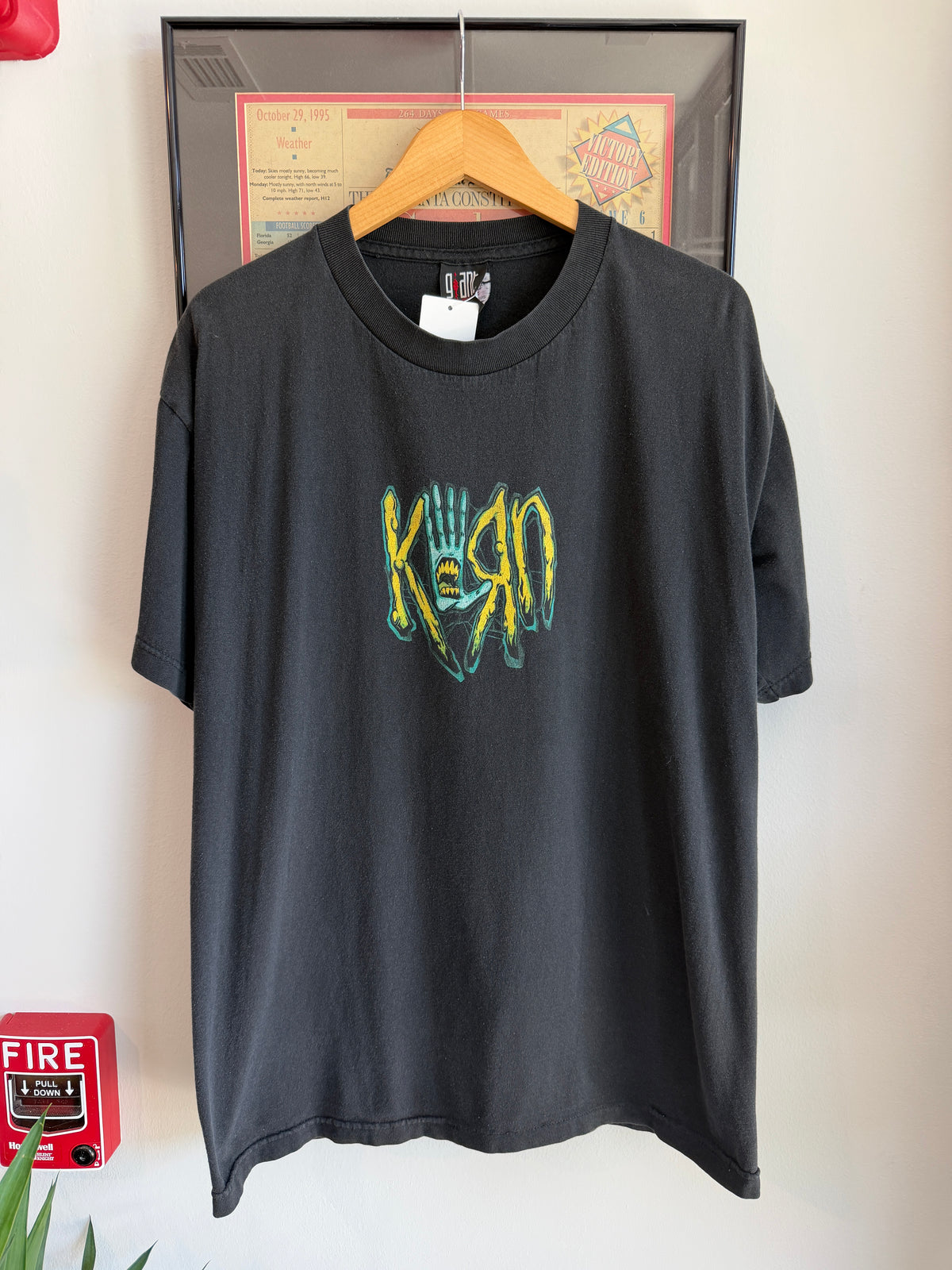 VINTAGE 199OS KORN BAND SHIRT