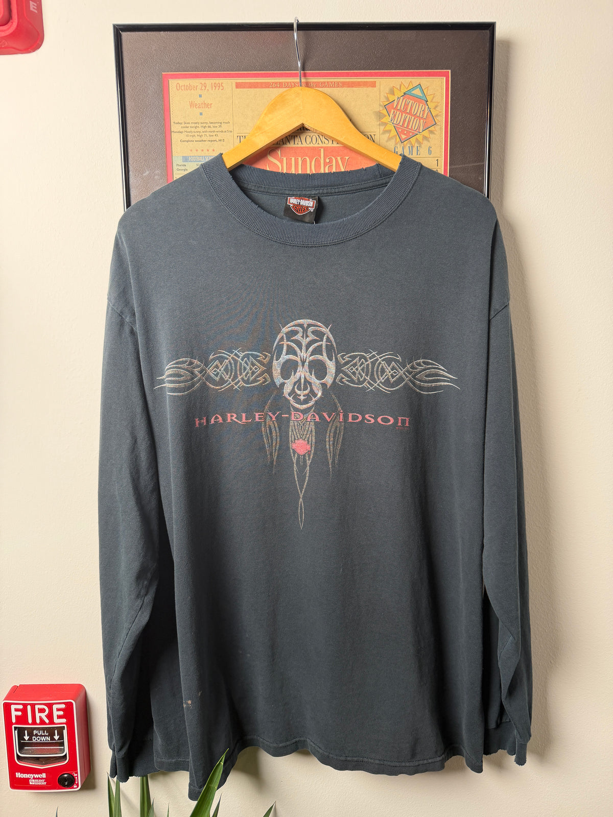 VINTAGE 2001 HARLEY DAVIDSON LONG SLEEVE HIT SHIRT