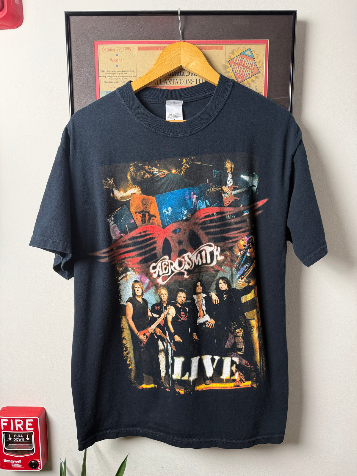 VINTAGE 2005 AEROSMITH ROCKIN THE JOINT TOUR SHIRT