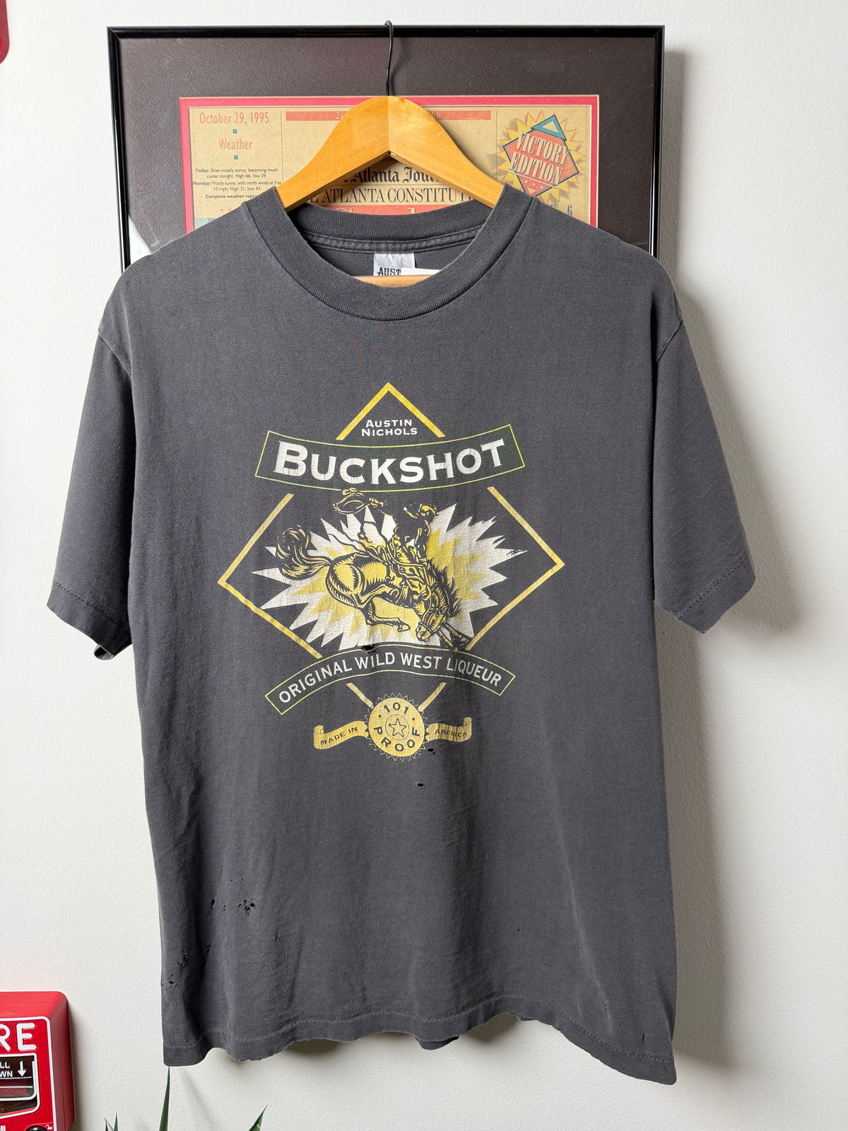 VINTAGE FADED DISTRESSED 1990S BUCKSHOT LIQUEUR SHIRT