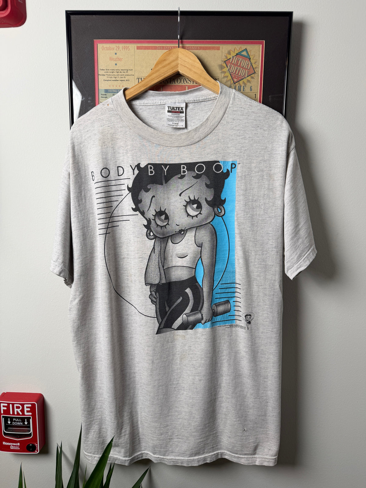 VINTAGE 1996 BETTY BOOP BODY BY BOOP SHIRT