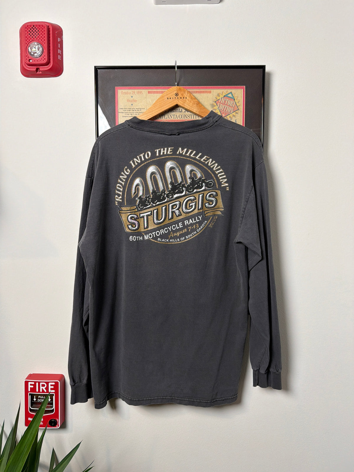 VINTAGE FADED 2000 STURGIS BIKER LONG SLEEVE SHIRT