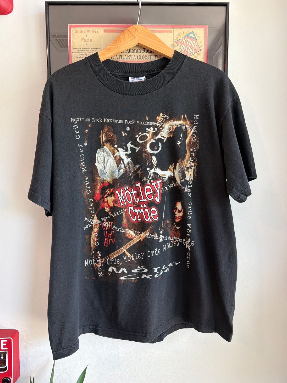 VINTAGE 1999 MOTLEY CRUE BAND SHIRT