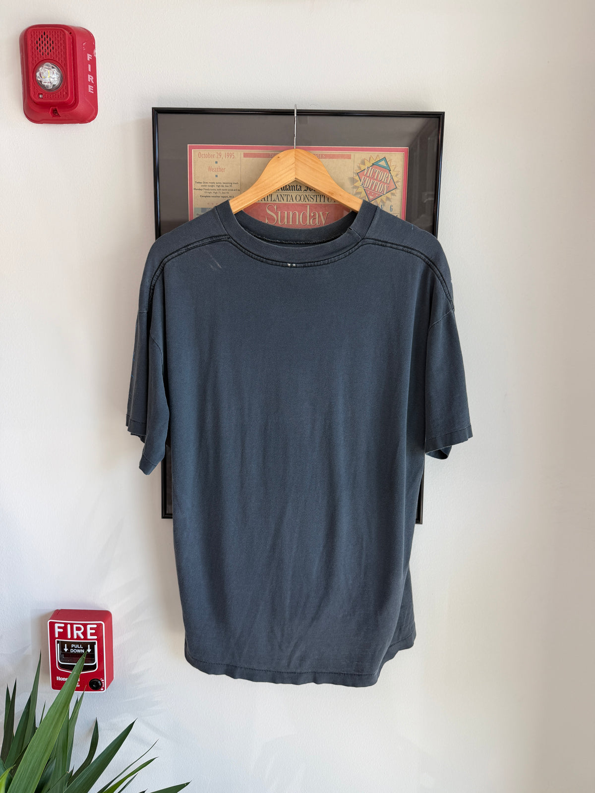VINTAGE 1996 TAZ UFO ALIEN SHIRT