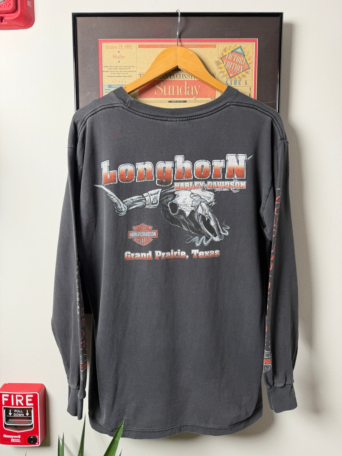 VINTAGE 2000 HARLEY DAVIDSON LONG SLEEVE HIT SHIRT