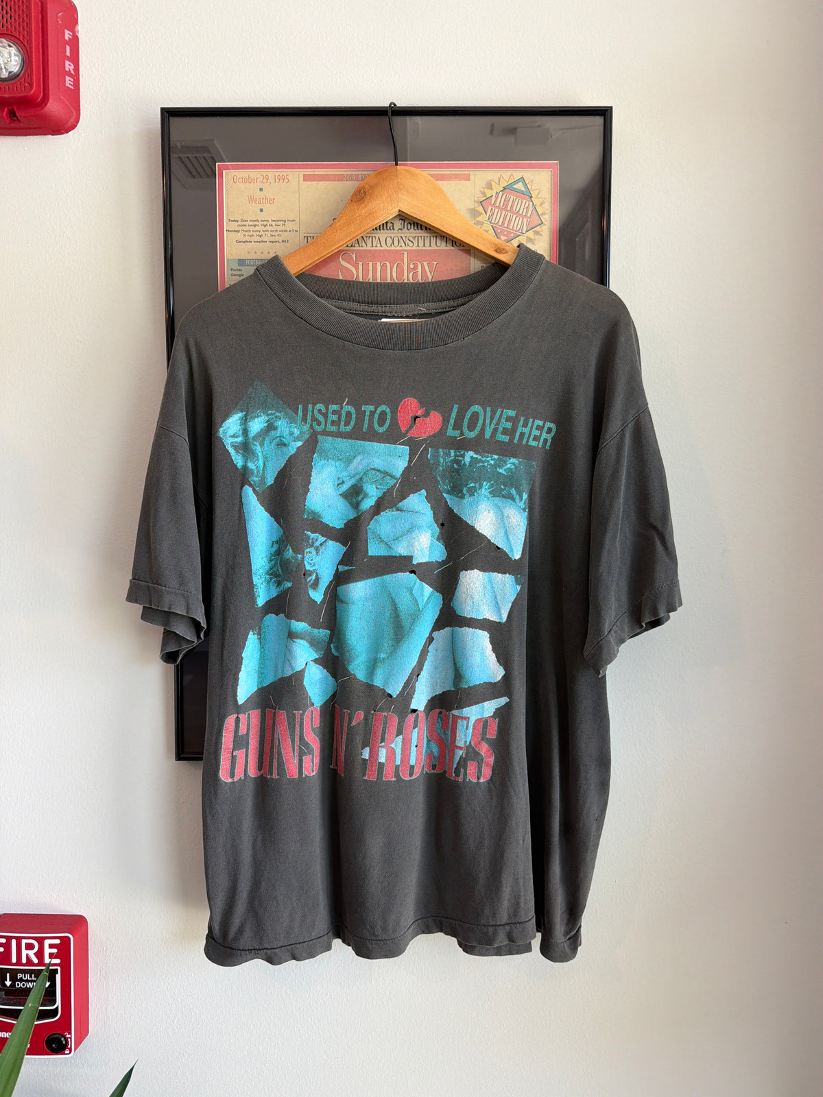 VINTAGE FADED DISTRESSED 1990S GUNS N ROSES USED TO LOVE HER BAND SHIRT