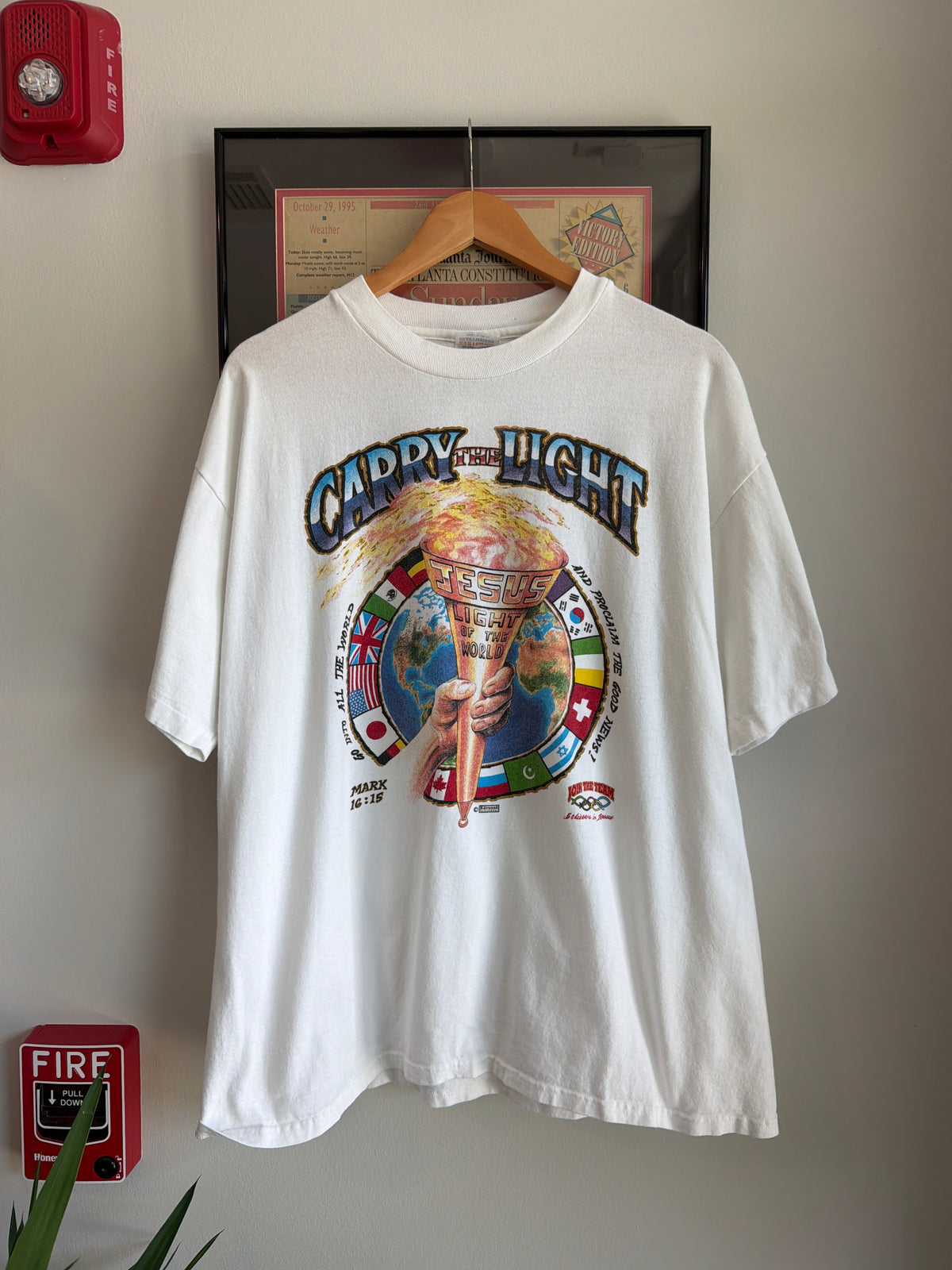 VINTAGE 1990S CARRY THE LIGHT JESUS SHIRT