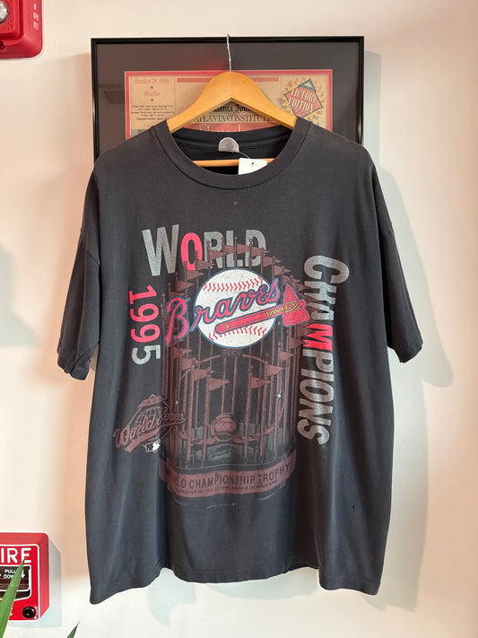 VINTAGE FADED 1995 ATLANTA BRAVES WORLD SERIES CHAMPIONS SHIRT