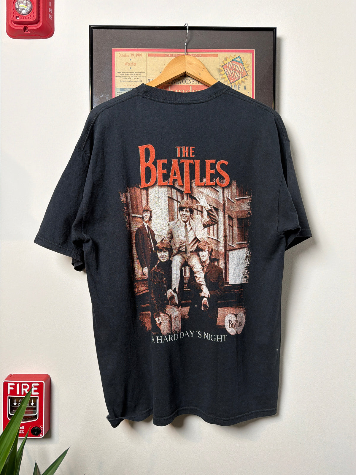 VINTAGE 2000S THE BEATLES MEXICAN BOOTLEG SHIRT