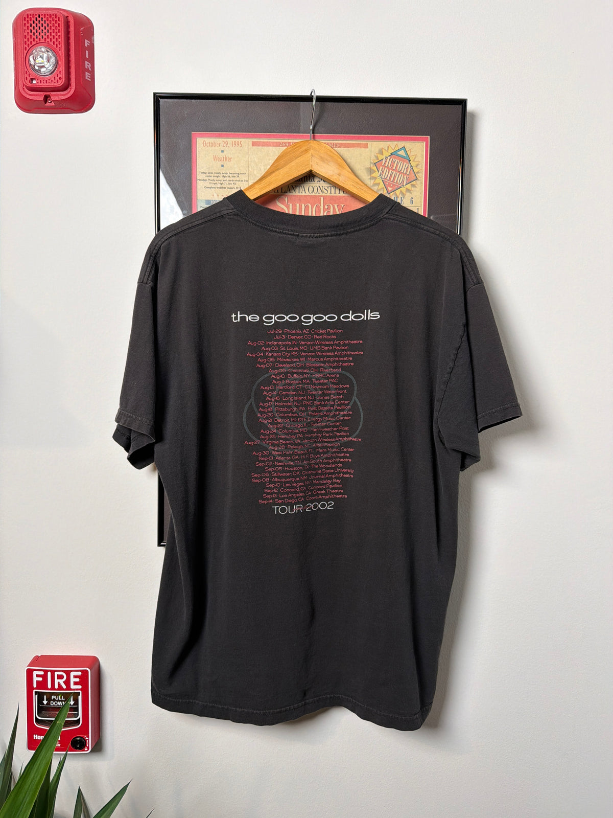 VINTAGE 2002 GOO GOO DOLLS GUTTERFLOWER BAND SHIRT